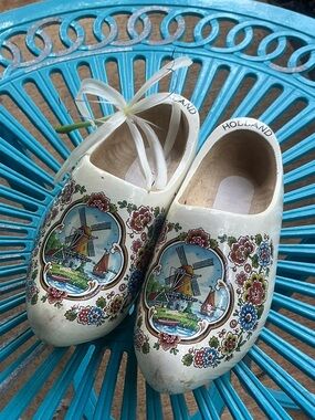 Decorative Holland Ceramic-Style Cream Clogs with Windmill Motif